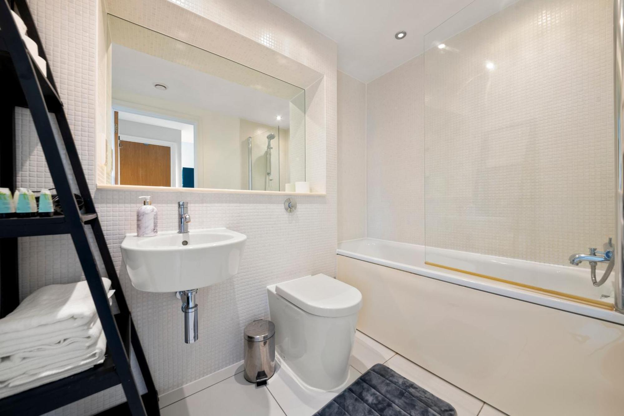 Londwell, Canary Wharf Skyline Balcony Suite Londres Exterior foto